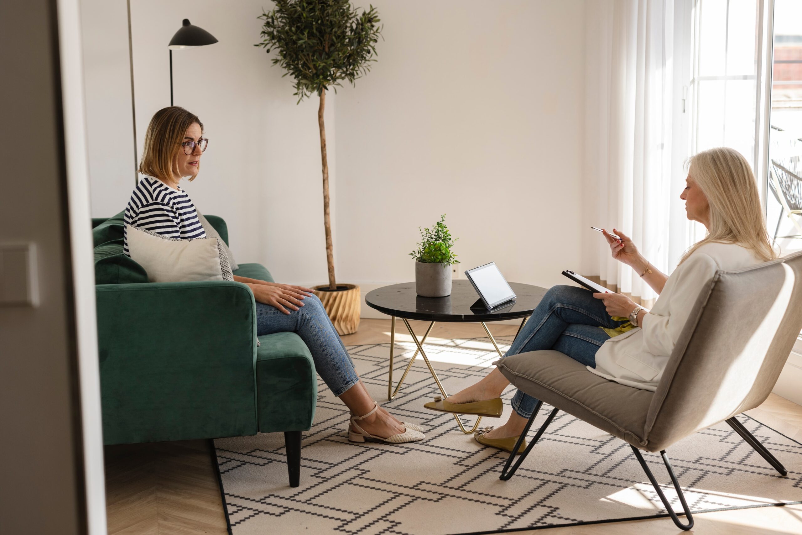 Recognizing signs of emotional relapse in recovery with professional support